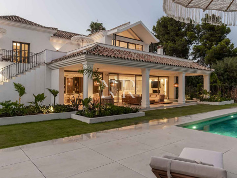 Completely renovated villa for sale in Atalaya Golf