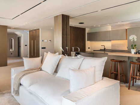 Completely renovated villa for sale in Atalaya Golf