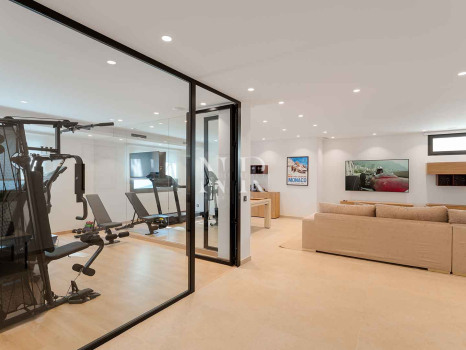 Villa en Urbanización La Cerquilla completamente renovada en venta