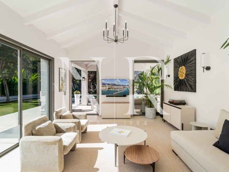 Completely renovated villa for sale in the La Cerquilla residential area
