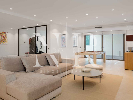 Completely renovated villa for sale in the La Cerquilla residential area