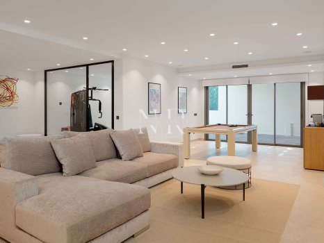 Villa en Urbanización La Cerquilla completamente renovada en venta