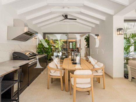 Completely renovated villa for sale in the La Cerquilla residential area