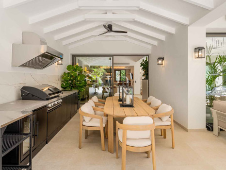 Villa en Urbanización La Cerquilla completamente renovada en venta