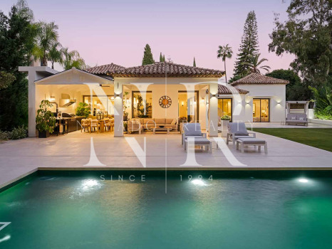 Completely renovated villa for sale in the La Cerquilla residential area