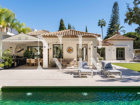 Completely renovated villa for sale in the La Cerquilla residential area