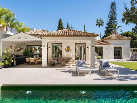 Villa en Urbanización La Cerquilla completamente renovada en venta