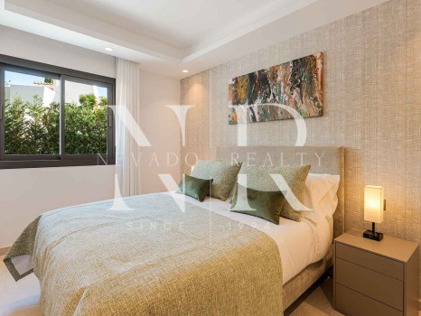 Completely renovated villa for sale in the La Cerquilla residential area