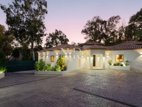 Villa en Urbanización La Cerquilla completamente renovada en venta