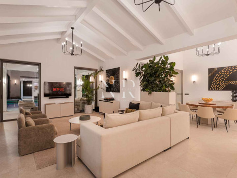 Villa en Urbanización La Cerquilla completamente renovada en venta