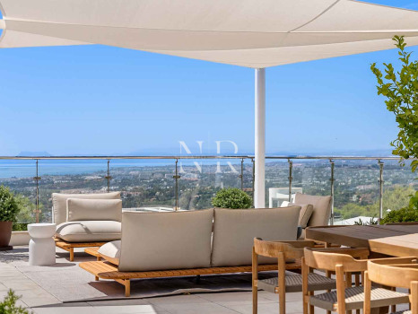Villa jumelée à vendre dans le lotissement Meisho Hills avec vue panoramique sur la mer