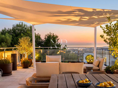 Villa jumelée à vendre dans le lotissement Meisho Hills avec vue panoramique sur la mer