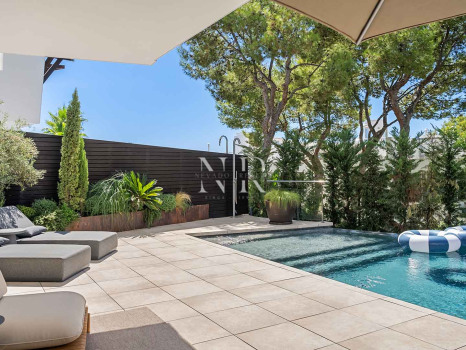 Villa jumelée à vendre dans le lotissement Meisho Hills avec vue panoramique sur la mer