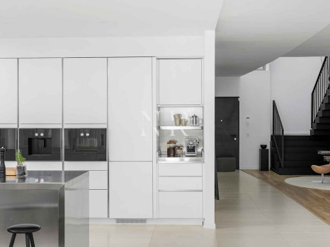 Villa jumelée à vendre dans le lotissement Meisho Hills avec vue panoramique sur la mer