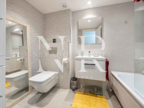 Appartement rénové à vendre dans le complexe résidentiel Locrimar