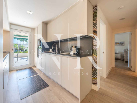 Appartement rénové à vendre dans le complexe résidentiel Locrimar