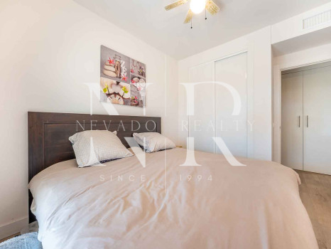 Appartement rénové à vendre dans le complexe résidentiel Locrimar