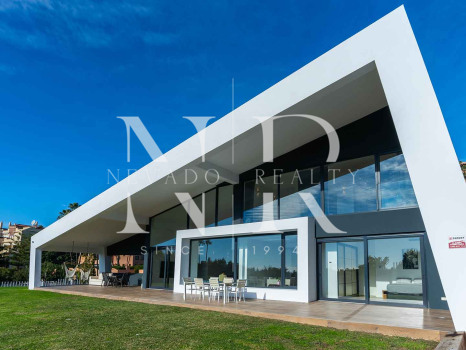 Villa en Bel Air de diseño con vistas al mar en venta