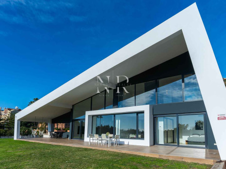 Villa en Bel Air de diseño con vistas al mar en venta