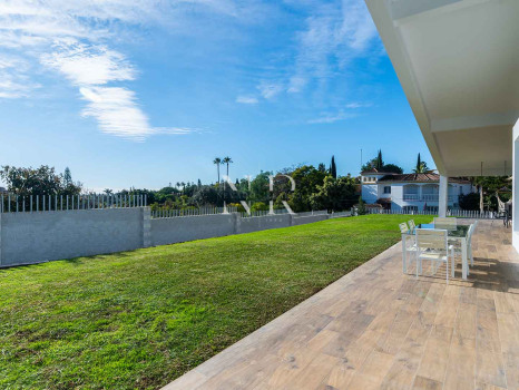 Villa en Bel Air de diseño con vistas al mar en venta