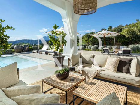 Villa en Marbella Club Golf Resort con vistas panorámicas al mar en venta
