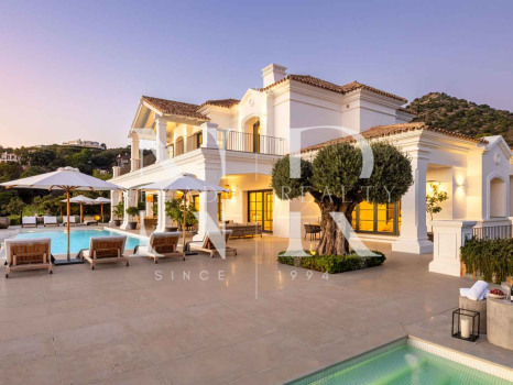 Villa en Marbella Club Golf Resort con vistas panorámicas al mar en venta