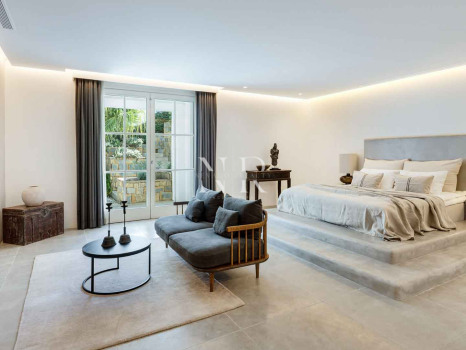 Villa in Marbella Club Golf Resort with panoramic sea views for sale
