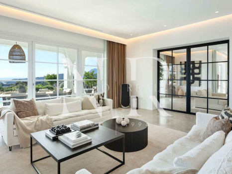 Villa en Marbella Club Golf Resort con vistas panorámicas al mar en venta