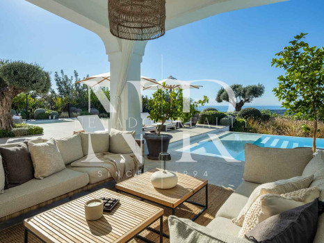 Villa en Marbella Club Golf Resort con vistas panorámicas al mar en venta