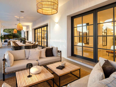 Villa in Marbella Club Golf Resort with panoramic sea views for sale