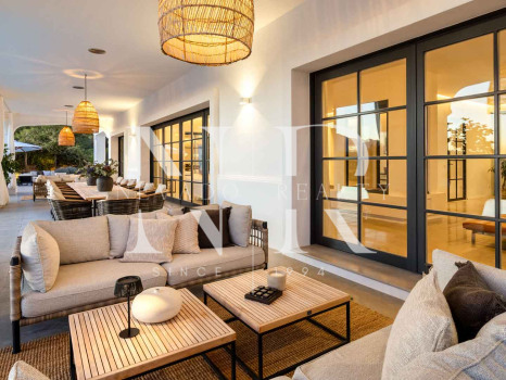 Villa en Marbella Club Golf Resort con vistas panorámicas al mar en venta