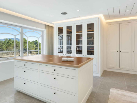 Villa in Marbella Club Golf Resort with panoramic sea views for sale