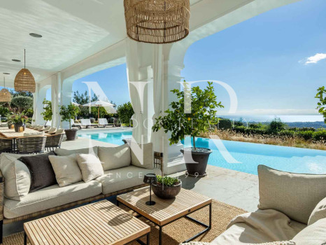 Villa en Marbella Club Golf Resort con vistas panorámicas al mar en venta