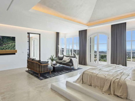 Villa in Marbella Club Golf Resort with panoramic sea views for sale