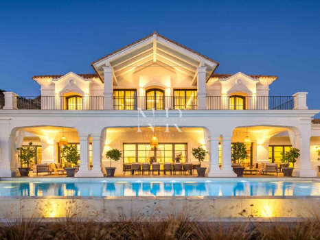Villa in Marbella Club Golf Resort with panoramic sea views for sale