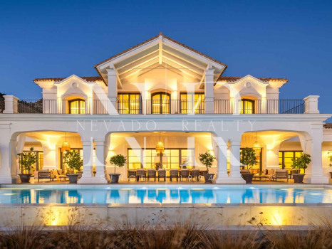 Villa en Marbella Club Golf Resort con vistas panorámicas al mar en venta