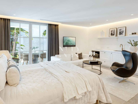 Villa in Marbella Club Golf Resort with panoramic sea views for sale