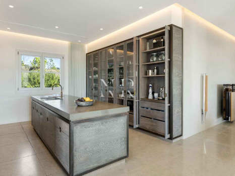 Villa in Marbella Club Golf Resort with panoramic sea views for sale