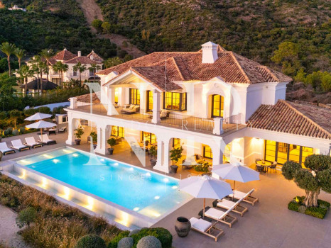 Villa en Marbella Club Golf Resort con vistas panorámicas al mar en venta