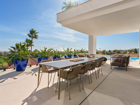 Newly built villa in La Quinta with panoramic sea views for sale