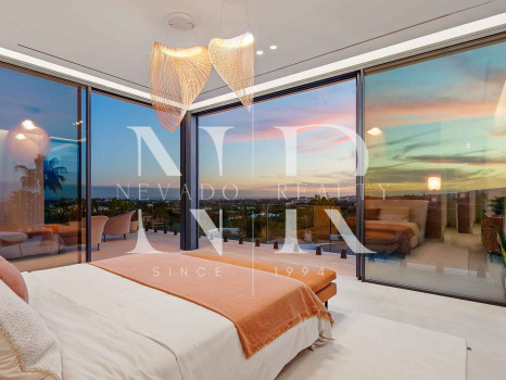 Newly built villa in La Quinta with panoramic sea views for sale
