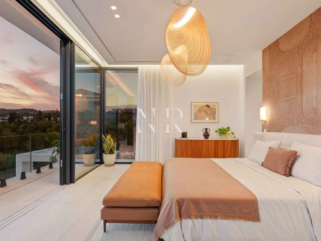 Newly built villa in La Quinta with panoramic sea views for sale