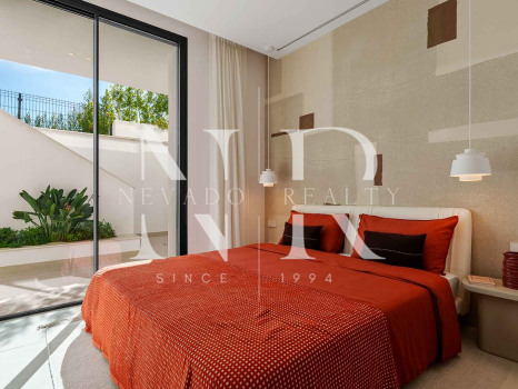 Newly built villa in La Quinta with panoramic sea views for sale