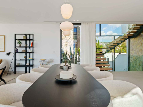 Newly built villa in La Quinta with panoramic sea views for sale