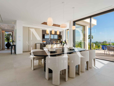 Newly built villa in La Quinta with panoramic sea views for sale