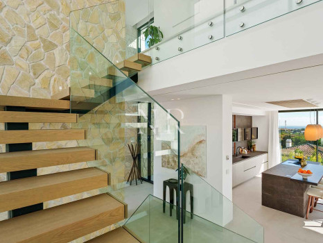 Newly built villa in La Quinta with panoramic sea views for sale