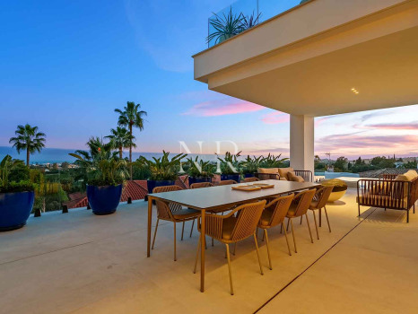 Newly built villa in La Quinta with panoramic sea views for sale