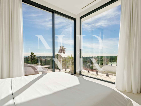 Newly built villa in La Quinta with panoramic sea views for sale