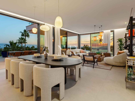 Newly built villa in La Quinta with panoramic sea views for sale