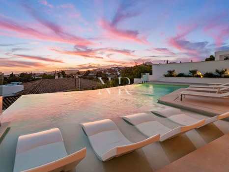 Newly built villa in La Quinta with panoramic sea views for sale